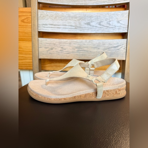 Vionic Kirra II Wedge Sandal size 8 - Picture 4 of 10